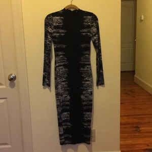 Black and white printed body-con dress
